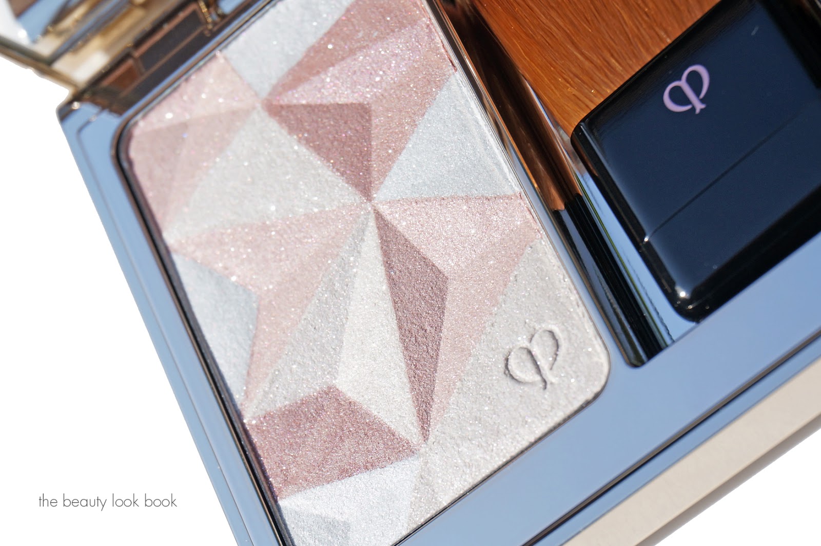 【kiwi】clé de peau BEAUTE Clé de Peau Beauté Eye Color Quad Eyeshadow - BeautyVelle